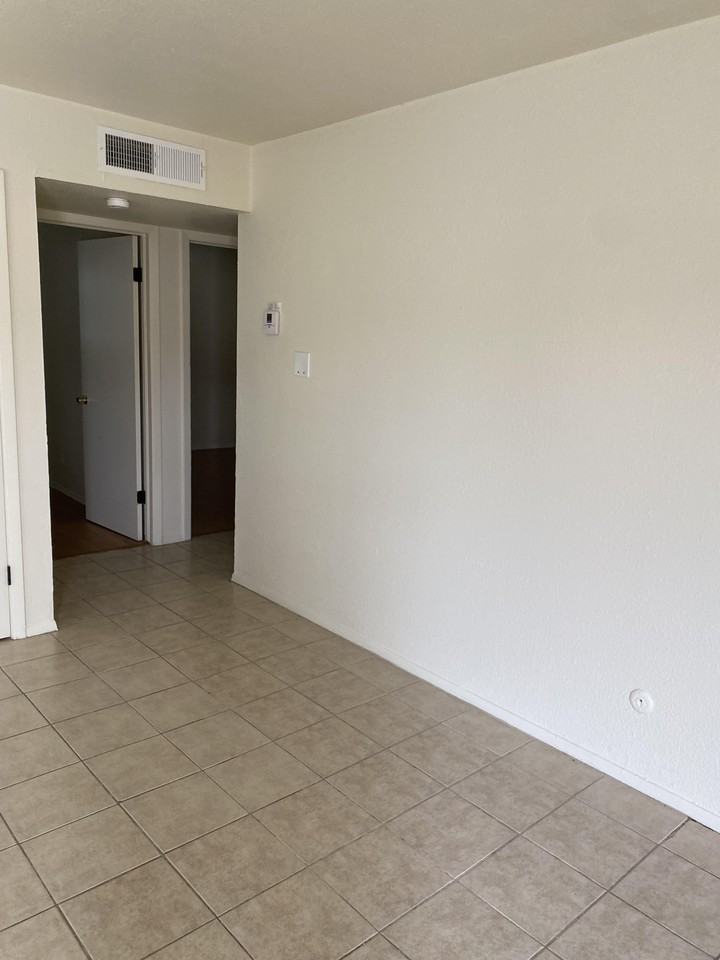 SANTIAGO APARTMENTS - Photo 2 of 12