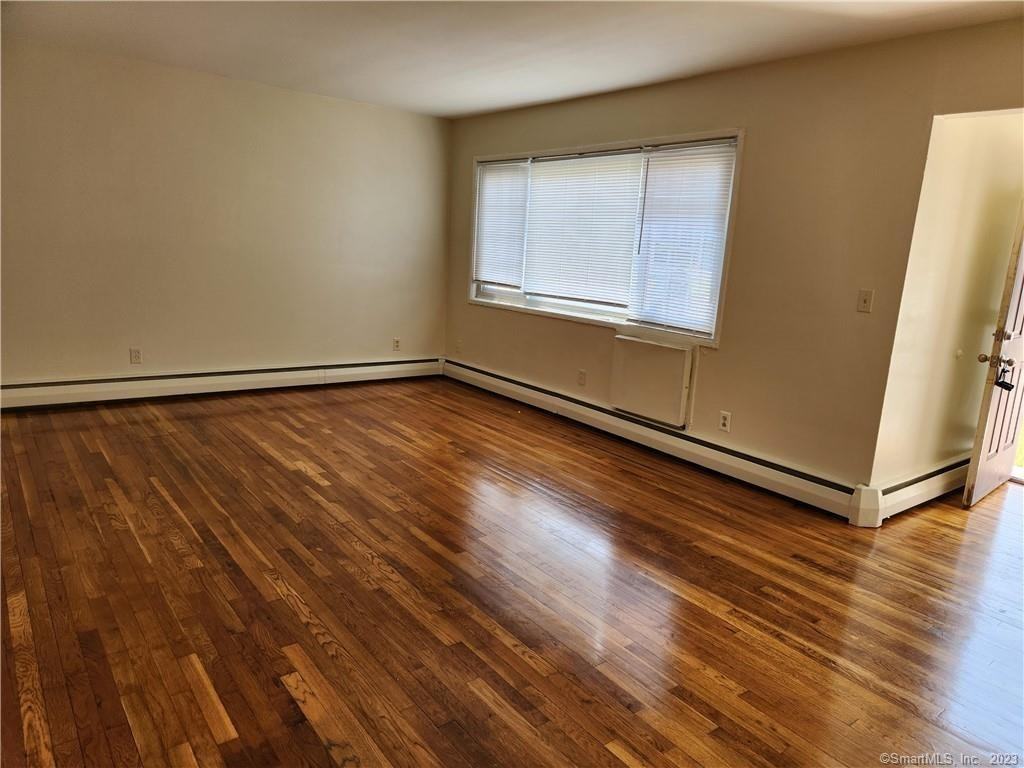 424 Middle Tpke W - Photo 2 of 10