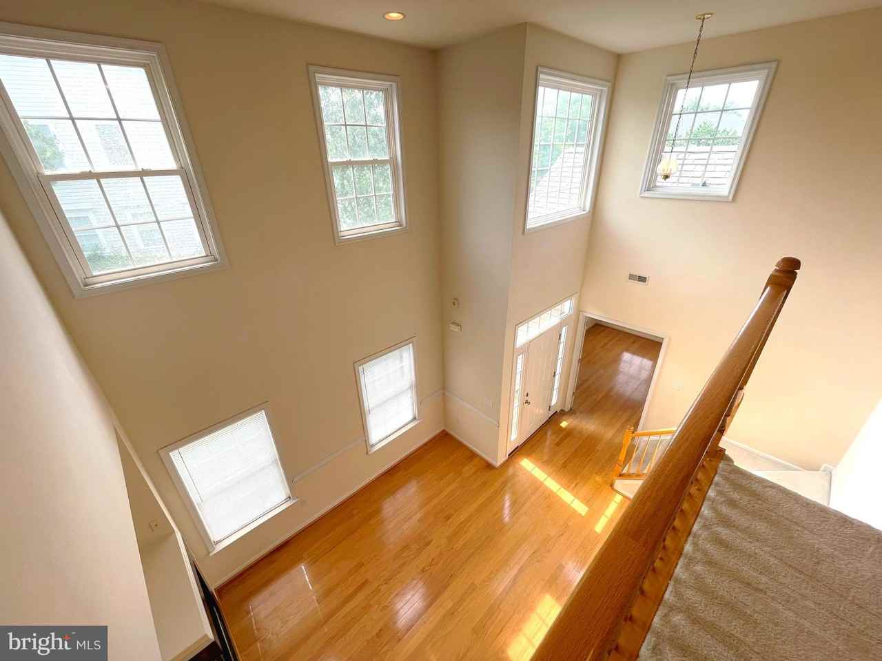 14276 Foxhall Rd - Photo 2 of 35