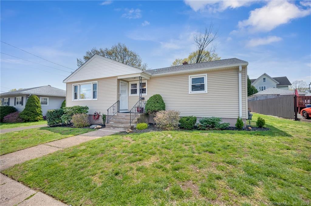 19 Clifford Ter - Photo 3 of 37