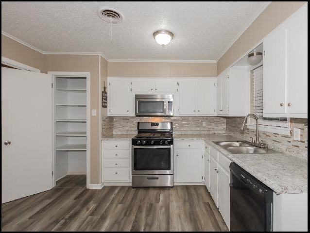 4716 Buckingham Pl - Photo 6 of 10