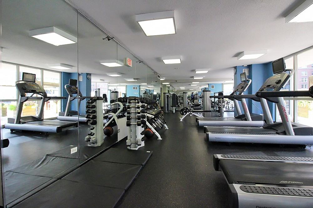 1 E Delaware Pl #2-2 - Photo 7 of 28