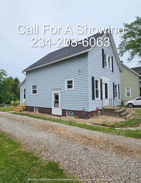 343 W Maple St - Photo 2 of 10