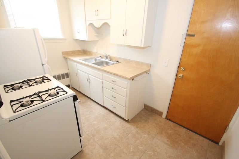 4727 Cass St #15 - Photo 3 of 9