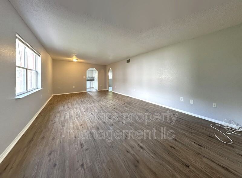 4725 39th Ave N - Photo 7 of 25