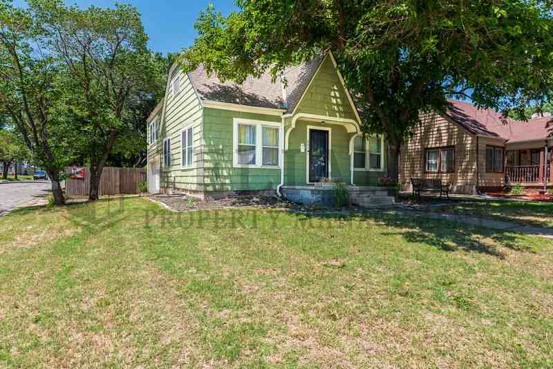 601 N Pershing St - Photo 2 of 23