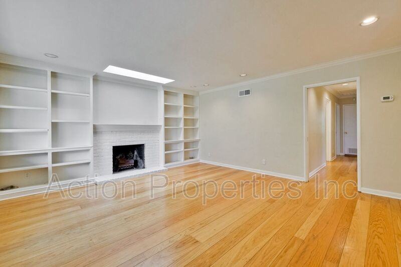 113 Mercy St - Photo 3 of 29