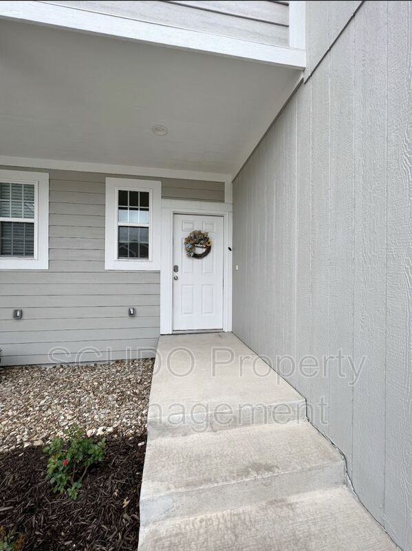 312 N 5th Ter - Photo 2 of 18