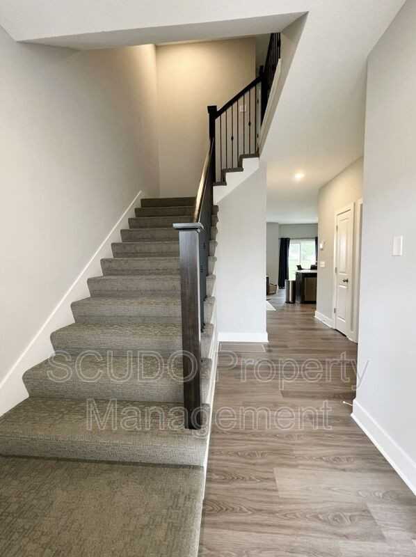 312 N 5th Ter - Photo 3 of 18