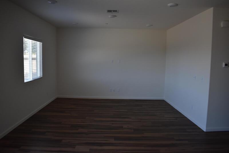 4297 Freemark Ave - Photo 5 of 36
