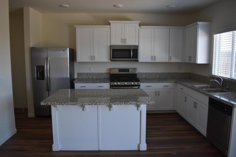 4297 Freemark Ave - Photo 7 of 36