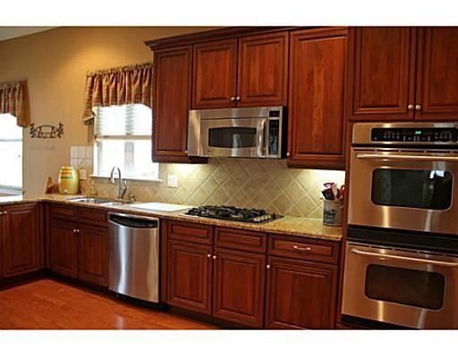 10 Gloucester St - Photo 3 of 20