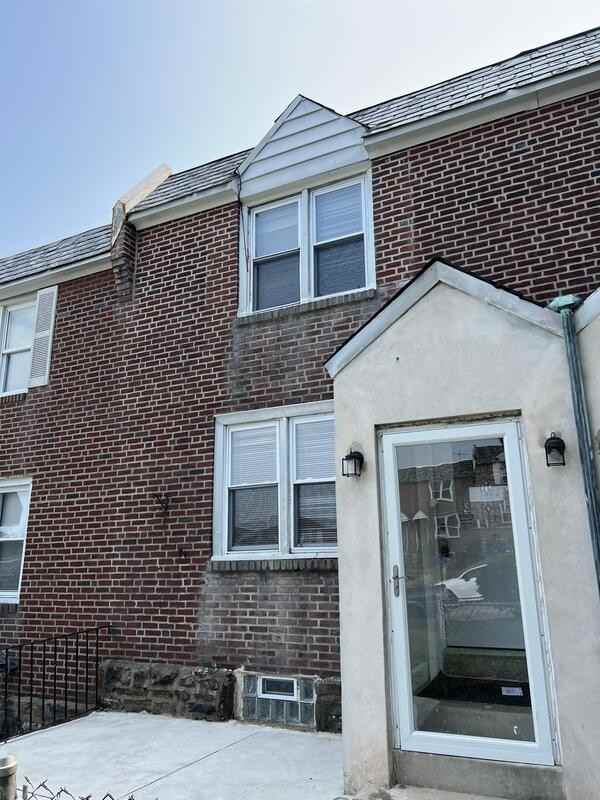 1352 Farrington Rd - Photo 2 of 20