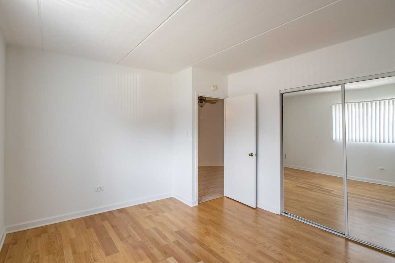 140 E Lake St #13B - Photo 4 of 7