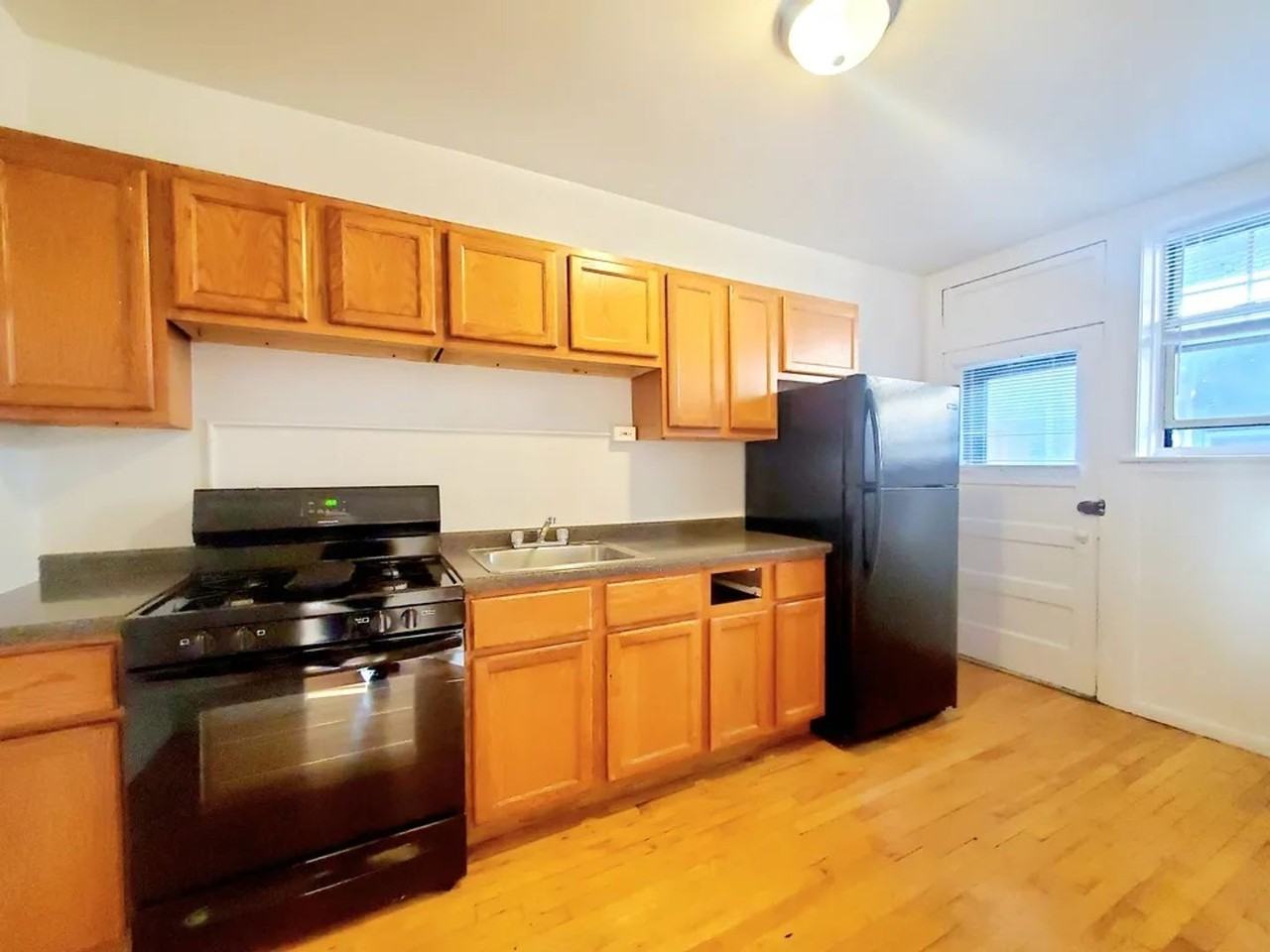 2609 N Lamon Ave #A1 - Photo 4 of 11