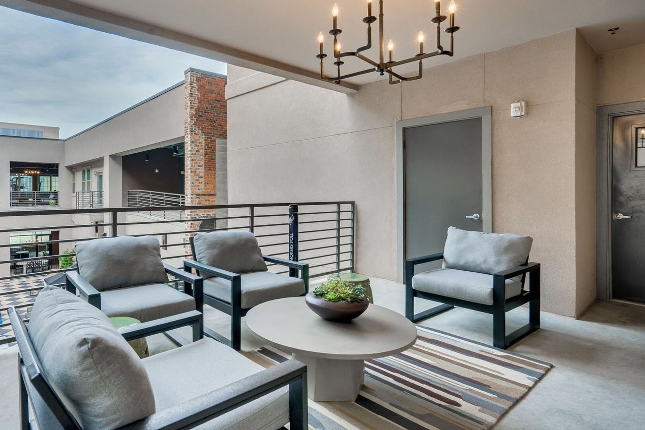 Bottle House on Main - Photo 7 of 35