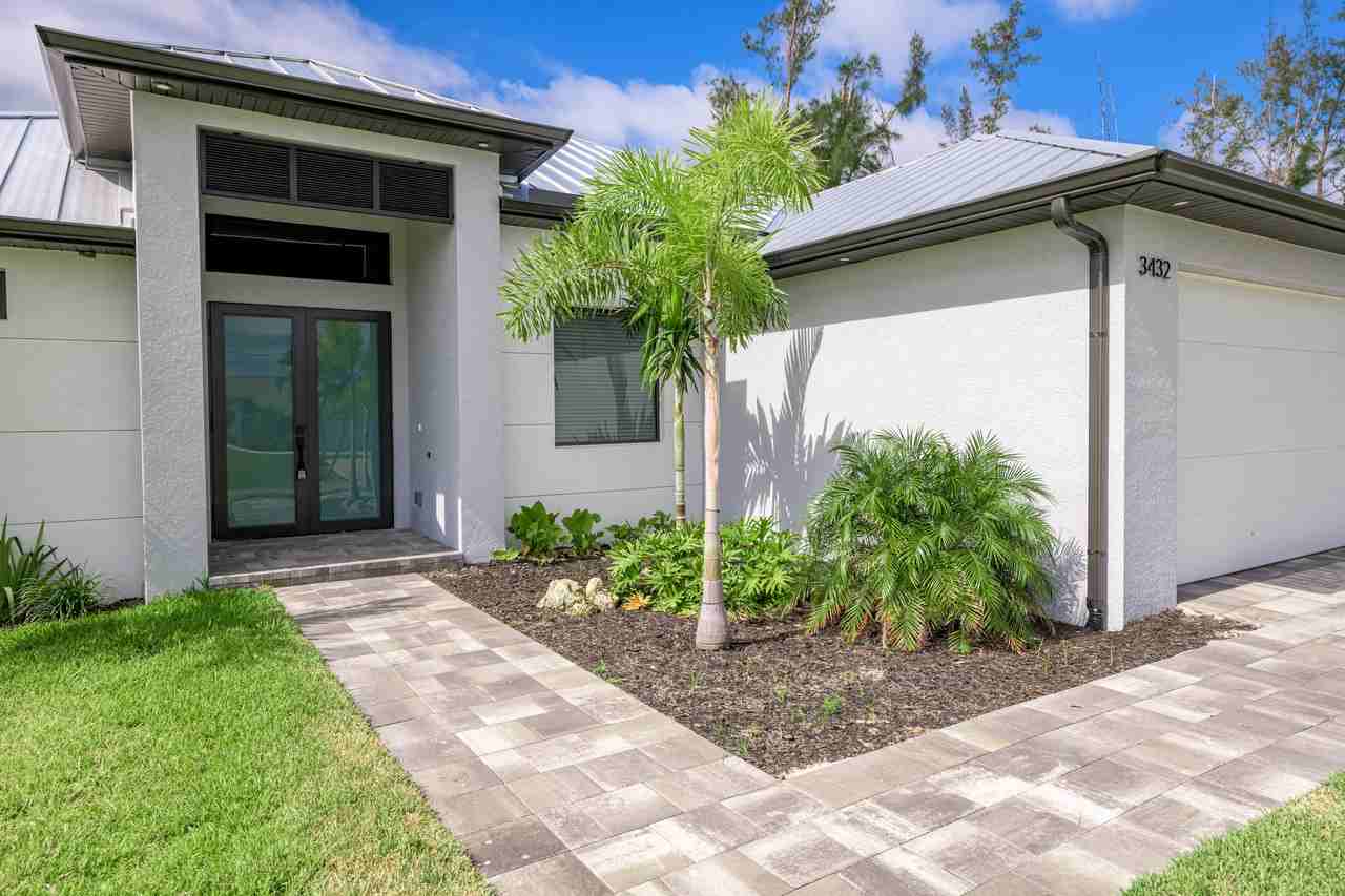 3432 Sw 8th St #1 - Photo 4 of 50