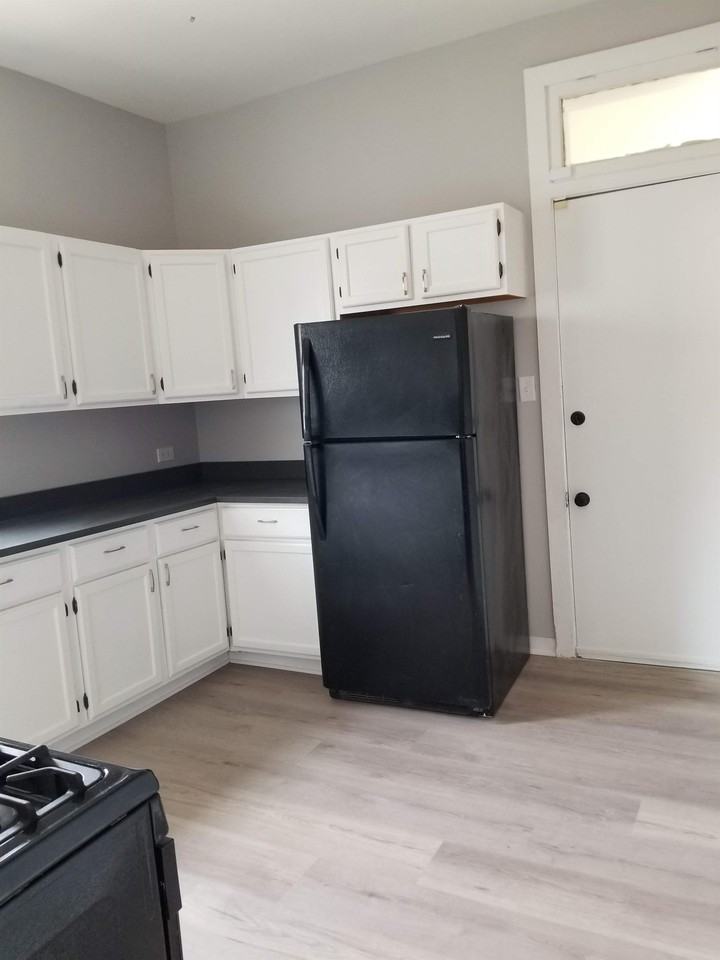 5632 S Lowe Ave #2 - Photo 2 of 10