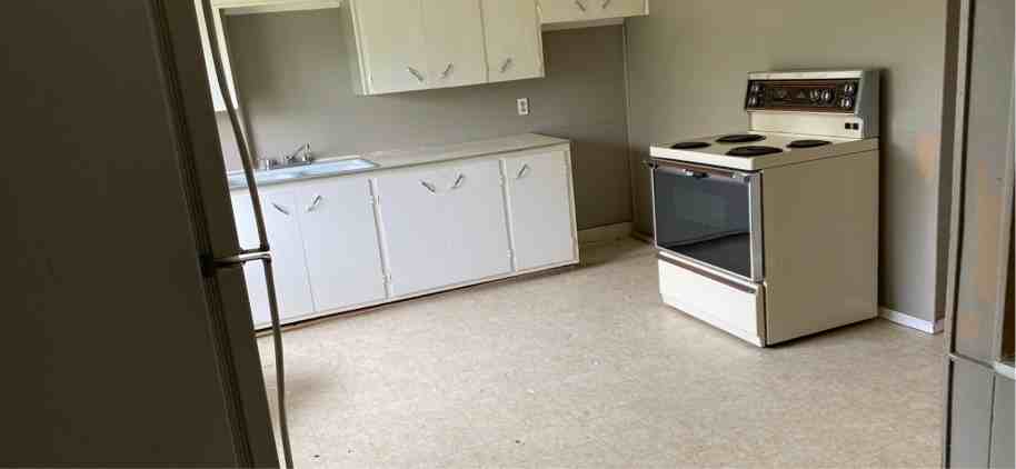 684 Cameron St #1 - Photo 2 of 6