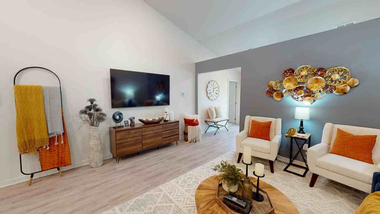 Everly of Macomb - Photo 4 of 32