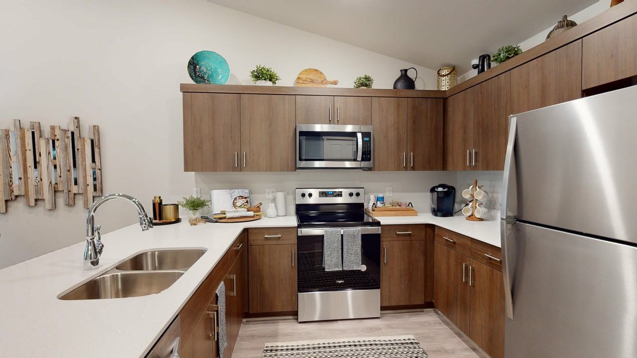 Everly of Macomb - Photo 6 of 32