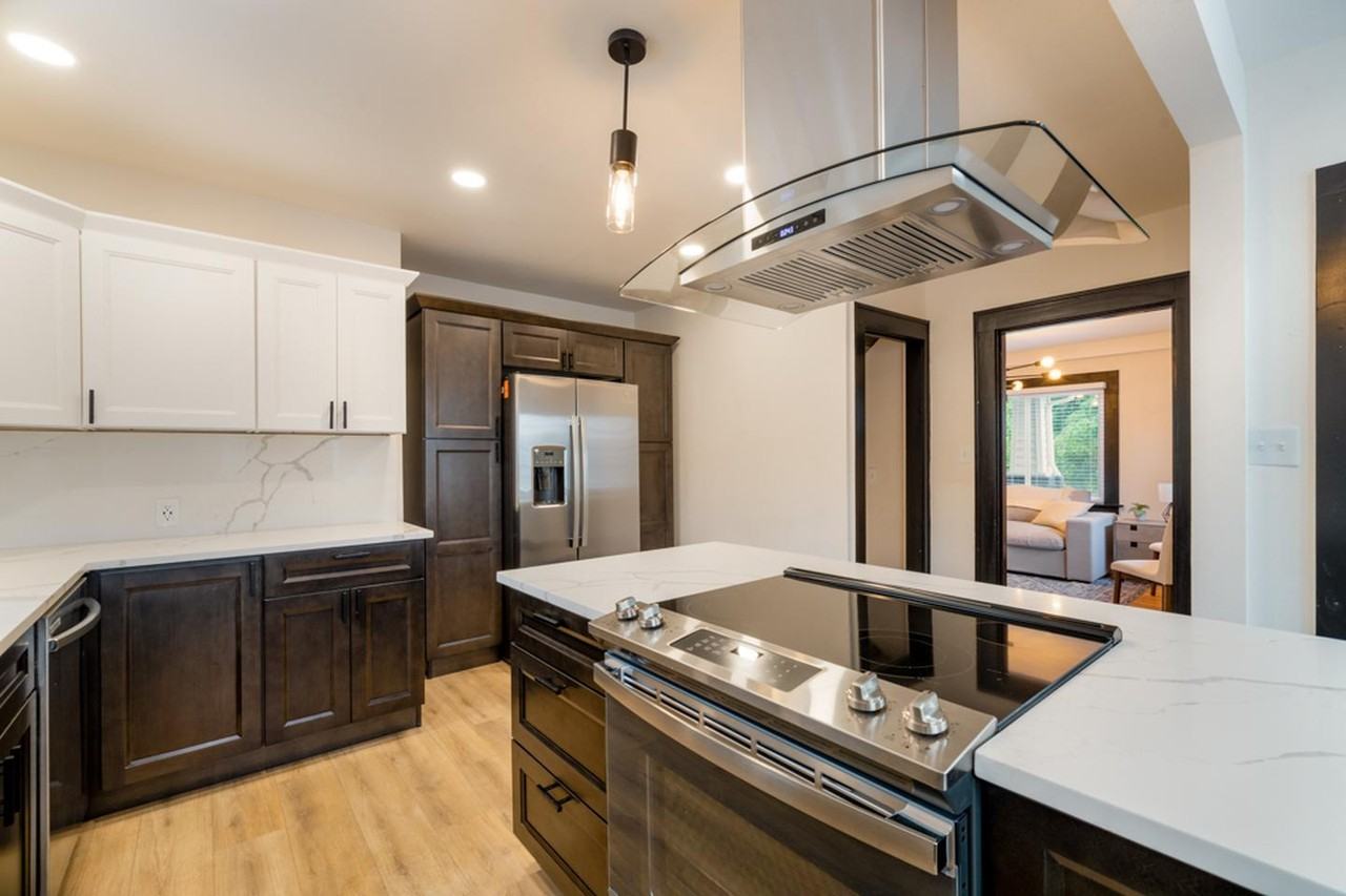 Chic & updated Piedmont home steps from Peninsula Park - Photo 6 of 28