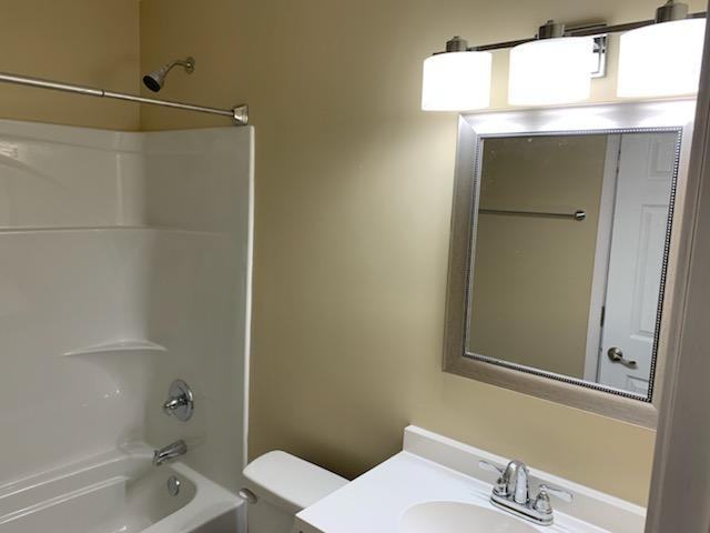 442 W Church St - Photo 7 of 8