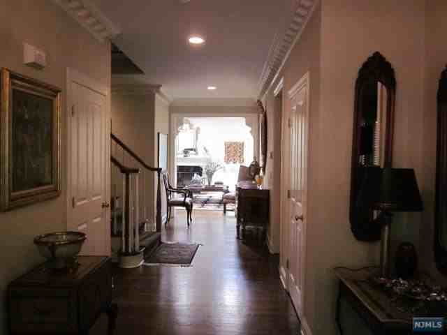 255 Forester Way - Photo 2 of 14