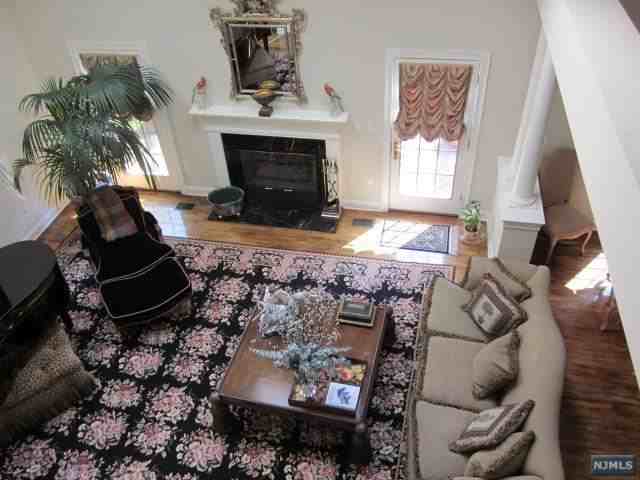 255 Forester Way - Photo 3 of 14