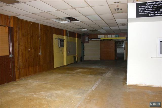 1456 Ringwood Ave - Photo 3 of 14