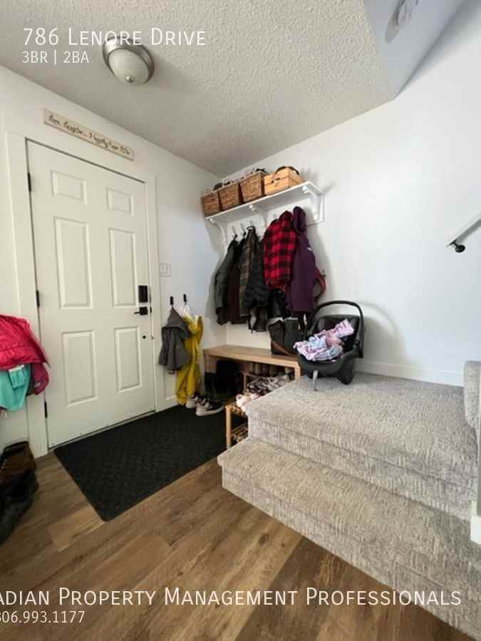 786 Lenore Dr - Photo 2 of 27