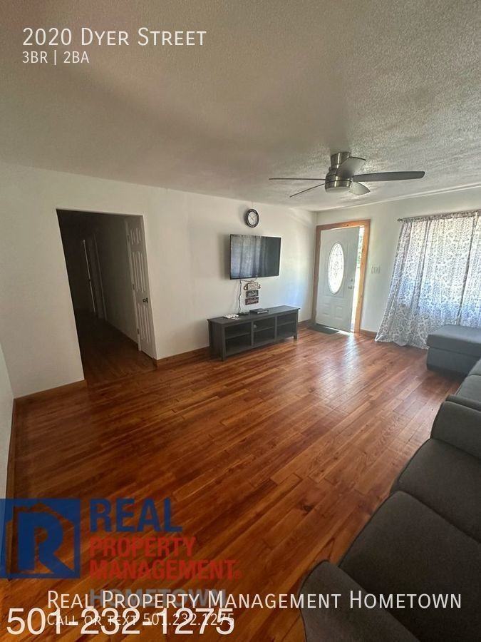 2020 Dyer St - Photo 3 of 13