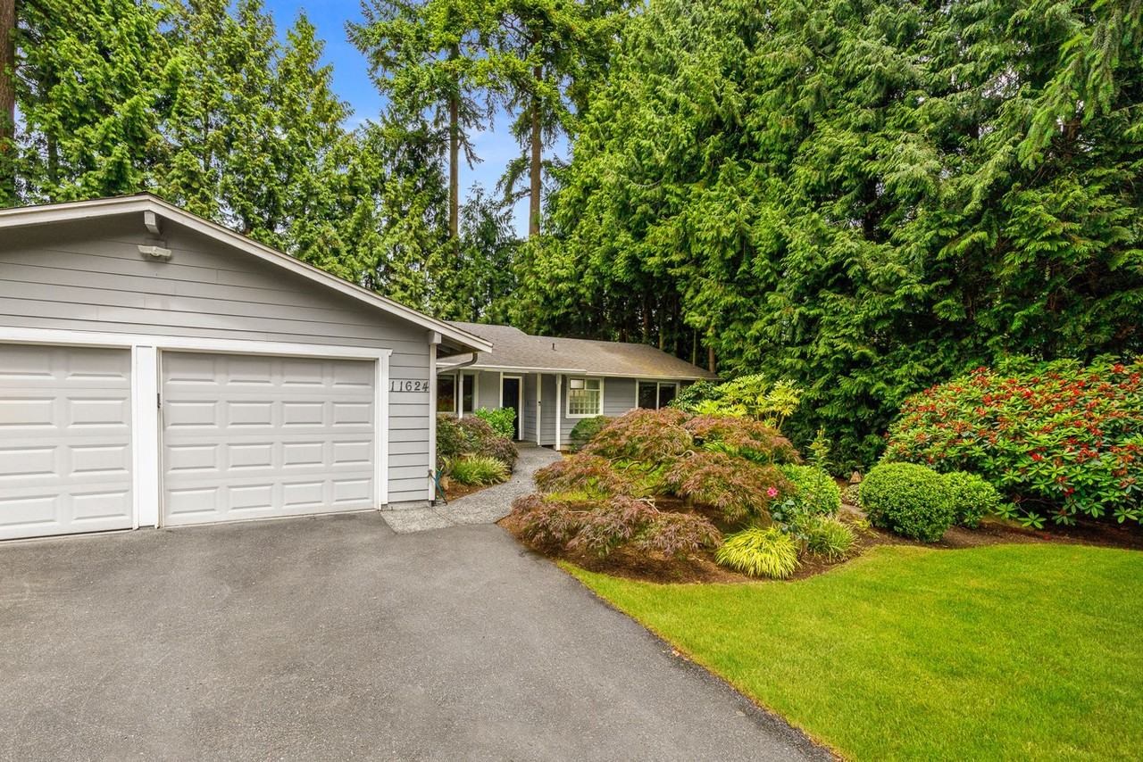 11624 Ne 92nd St - Photo 2 of 26