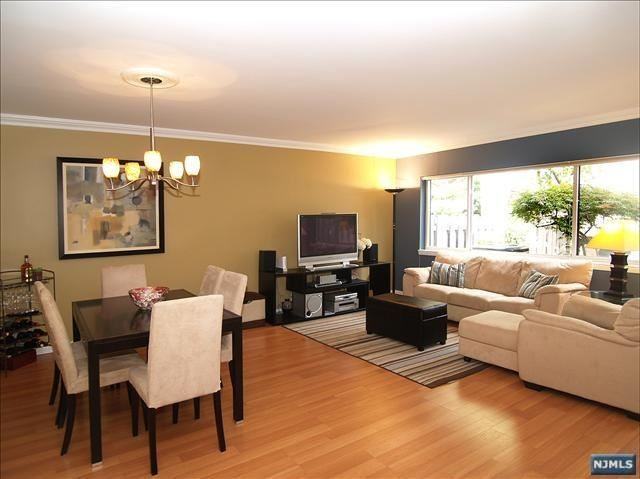 219 Pond Terrace - Photo 2 of 12