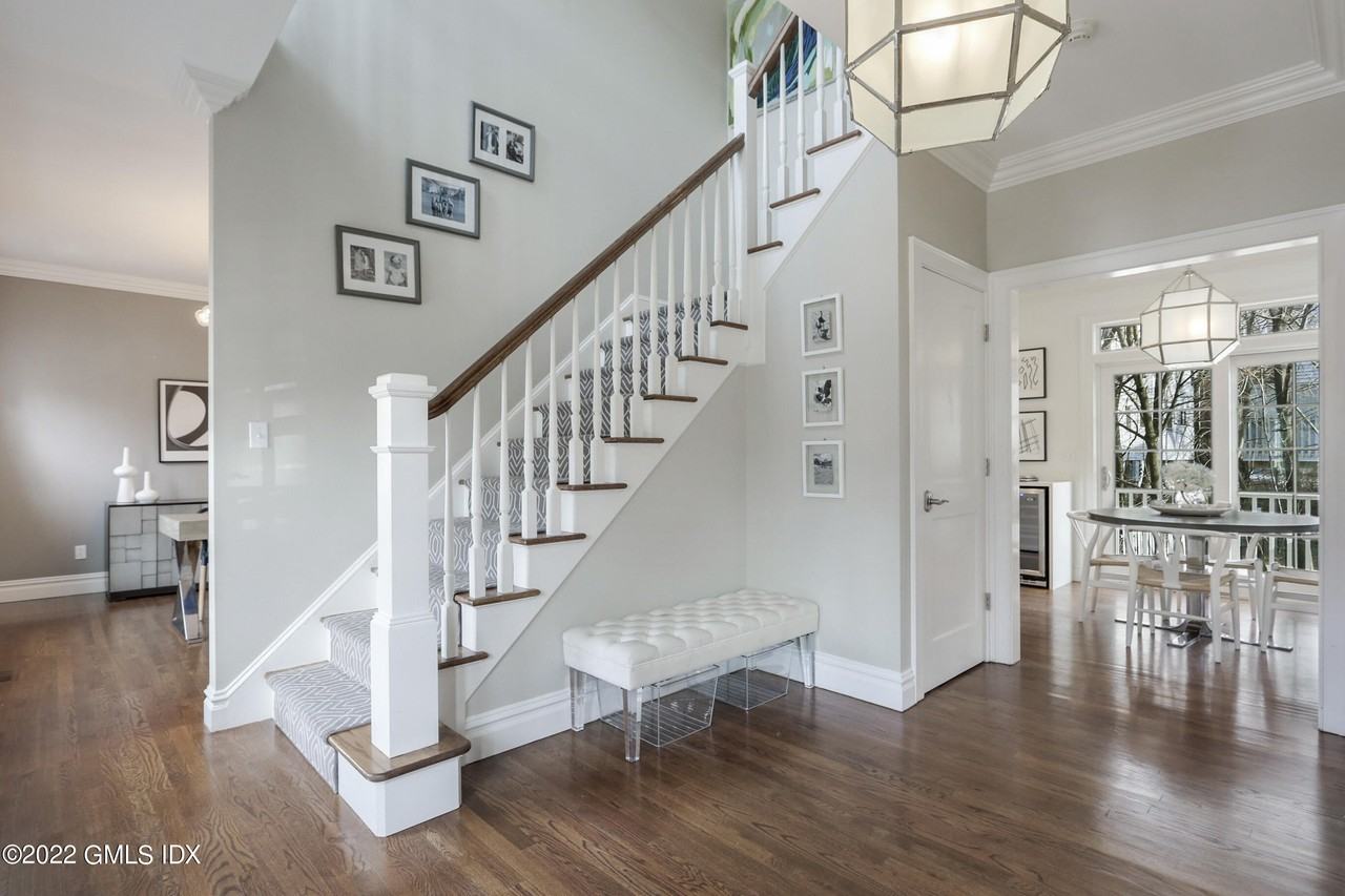 67 Prospect St - Photo 2 of 18