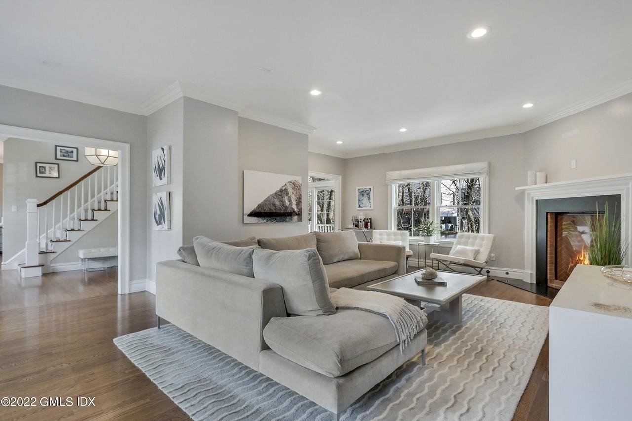 67 Prospect St - Photo 3 of 18