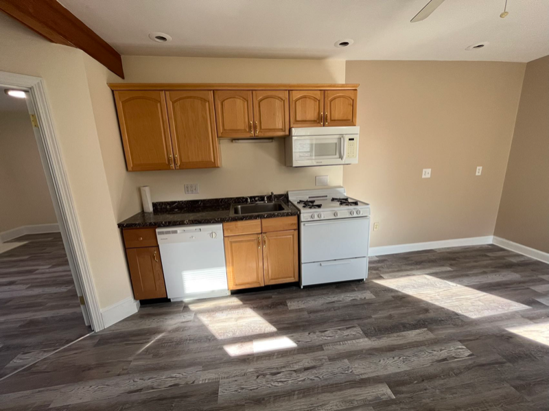 516 Hancock St - Photo 2 of 7