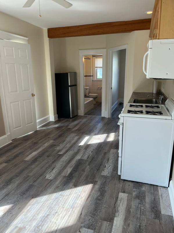 516 Hancock St - Photo 3 of 7