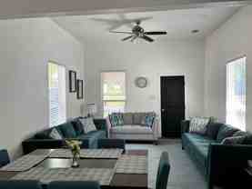 206 E Brenham St - Photo 1 of 1