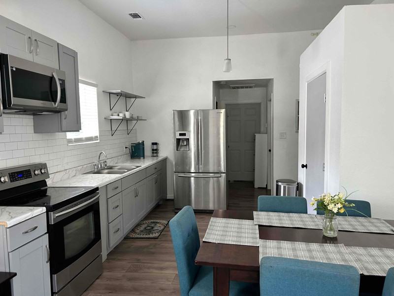 206 East Brenham Street - Photo 2 of 9