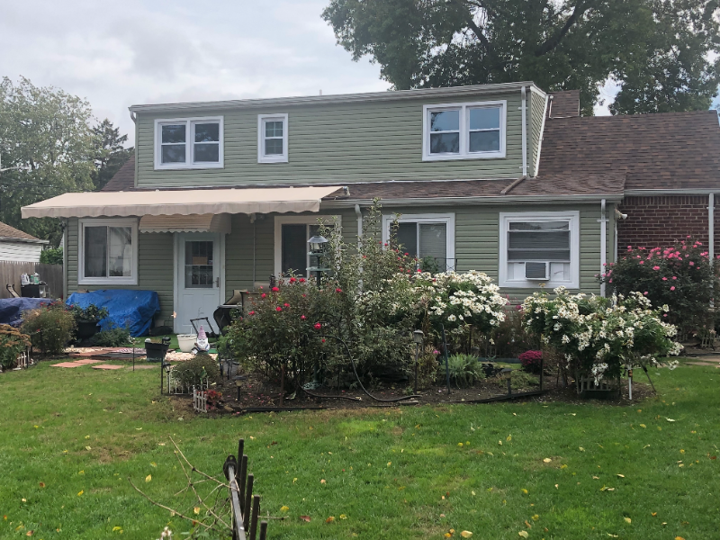 694 Tower Ct - Photo 2 of 10