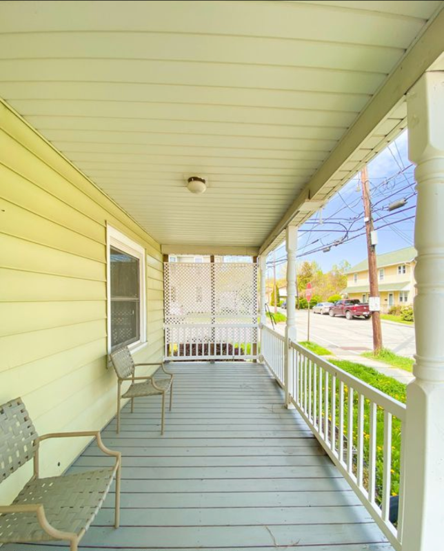 404 River St - Photo 2 of 18