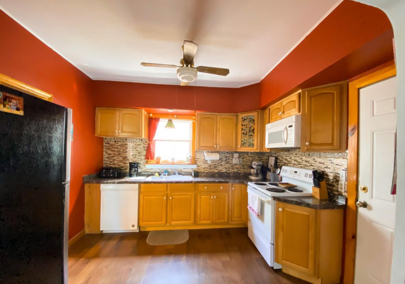 404 River St - Photo 3 of 18