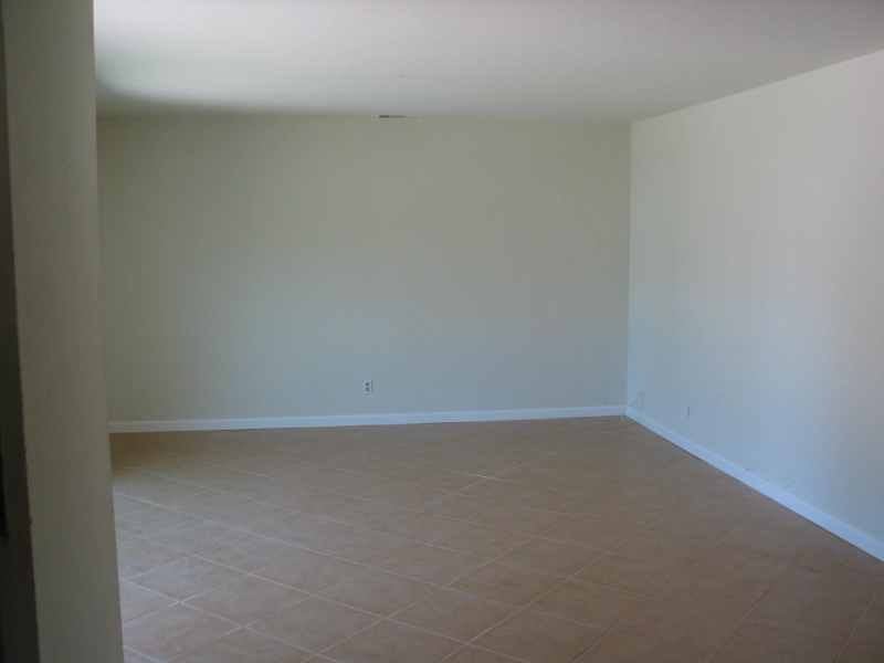 36174 Coronado Dr - Photo 2 of 11