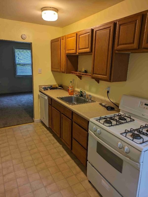 214 Grant St - Photo 3 of 8