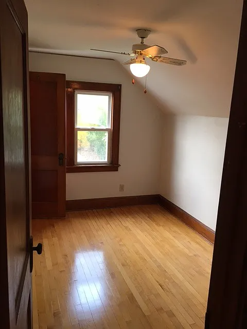 1463 S 90th St - Photo 3 of 5