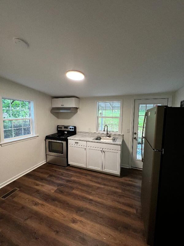 4145B Lexwin Ave - Photo 3 of 6