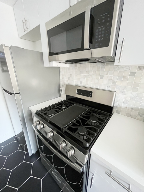 1521 12th St #6 - Photo 3 of 20