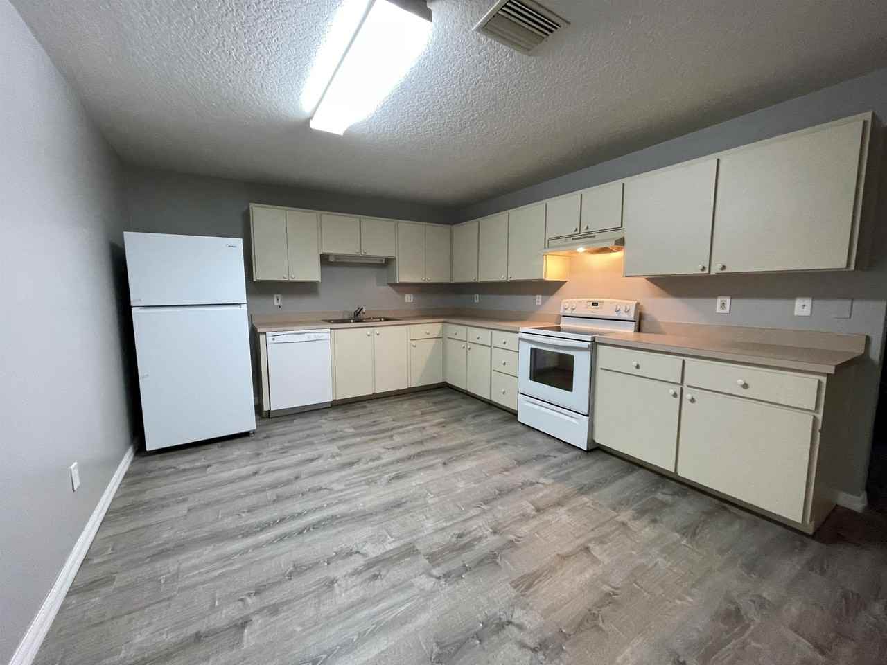2275 Granada Dr #1 - Photo 6 of 26