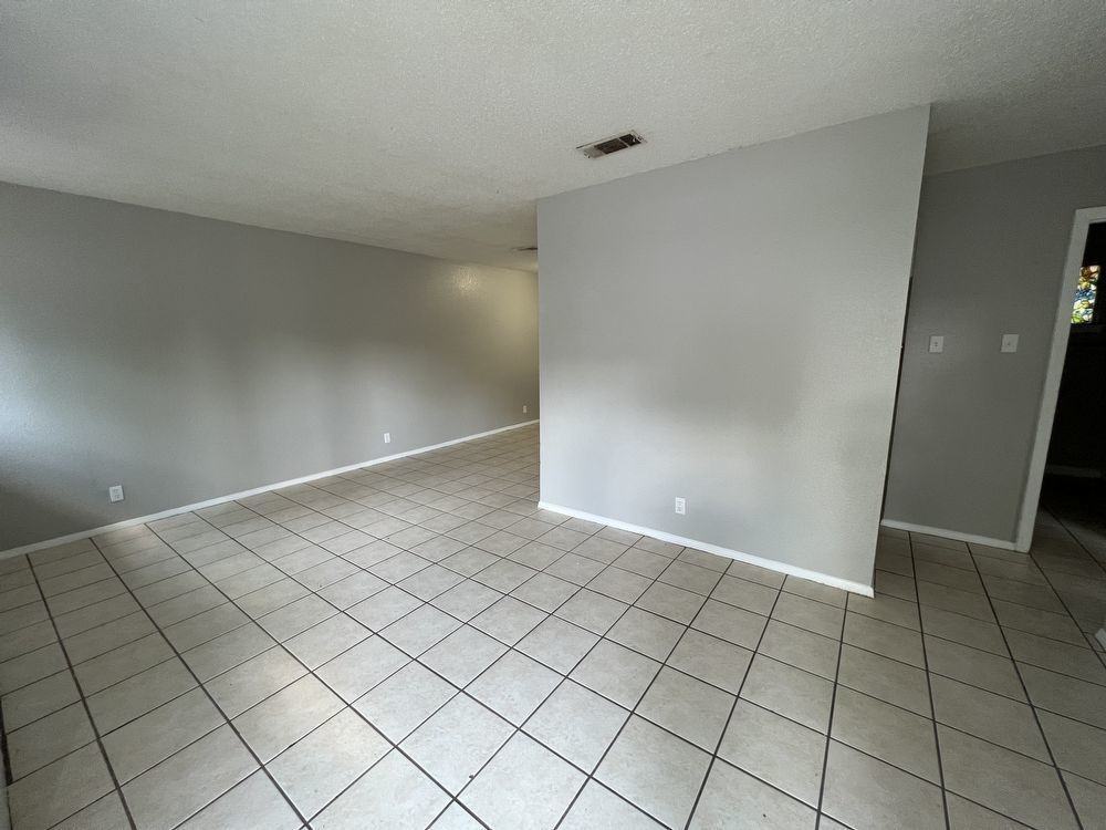 400 John Nance Garner Cir #101 - Photo 3 of 9